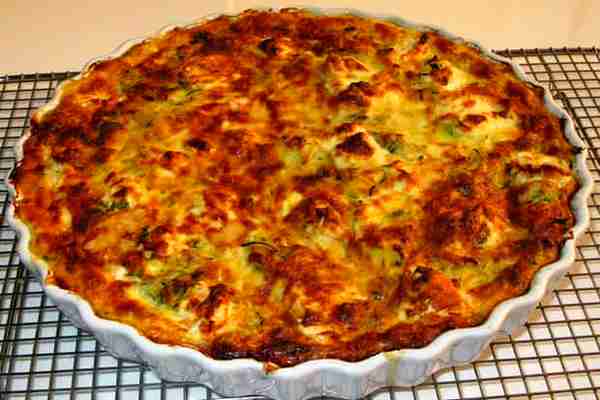 Crustless Cheddar, Onion and Courgette Quiche | Simple Slimming Recipes
